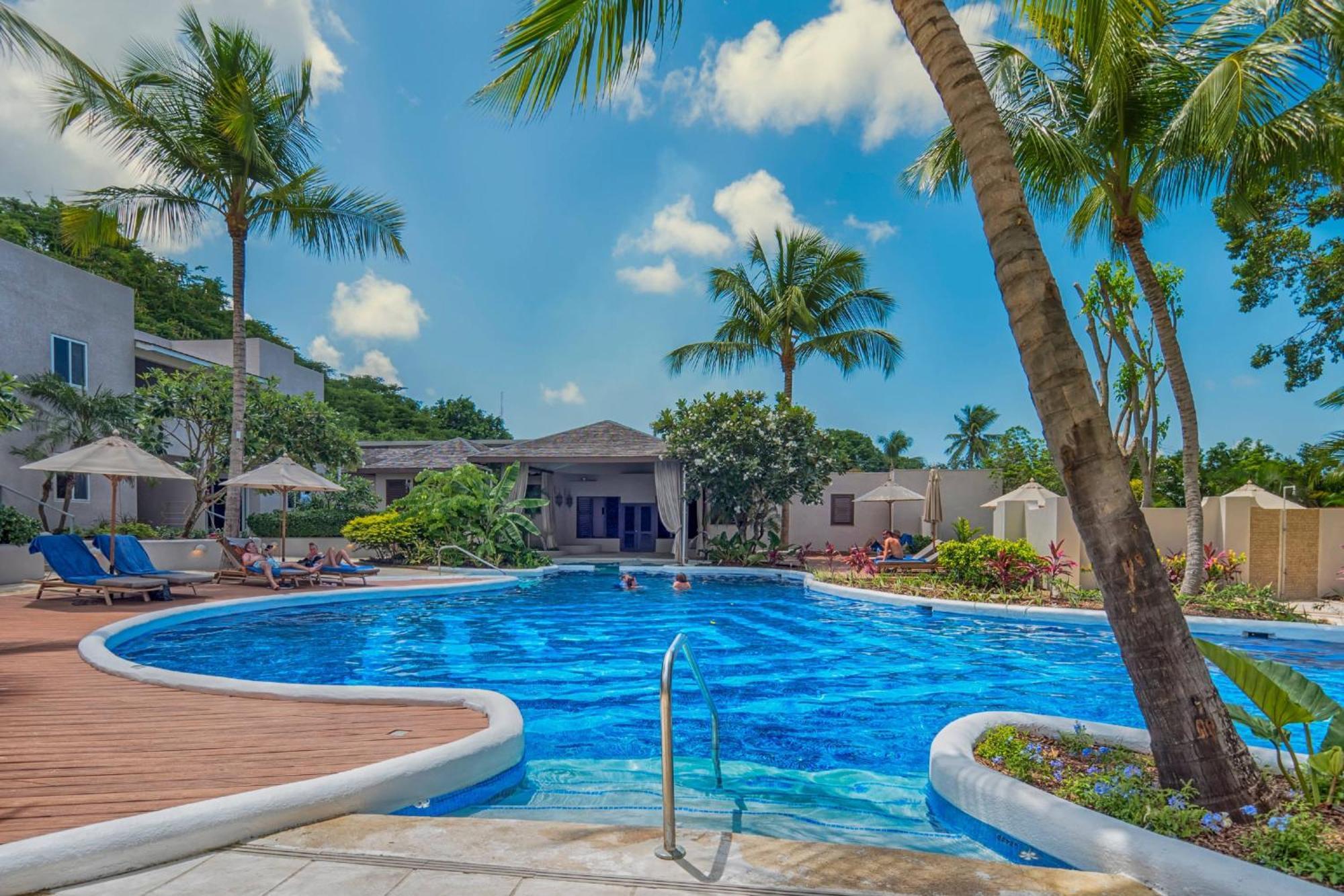 Waves Resort & Spa, Barbados, An Autograph Collection All-Inclusive Resort Saint James Kültér fotó