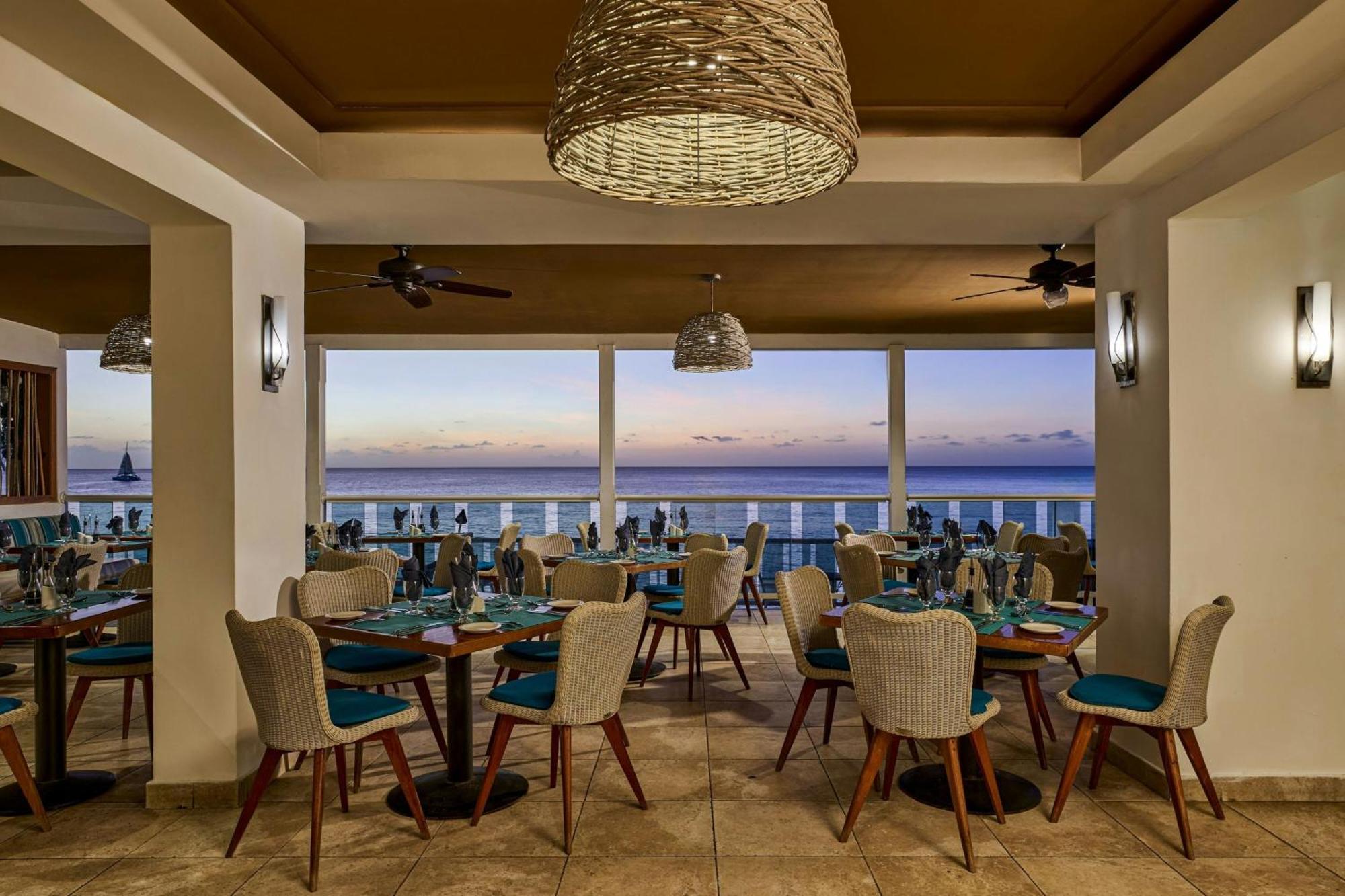 Waves Resort & Spa, Barbados, An Autograph Collection All-Inclusive Resort Saint James Kültér fotó